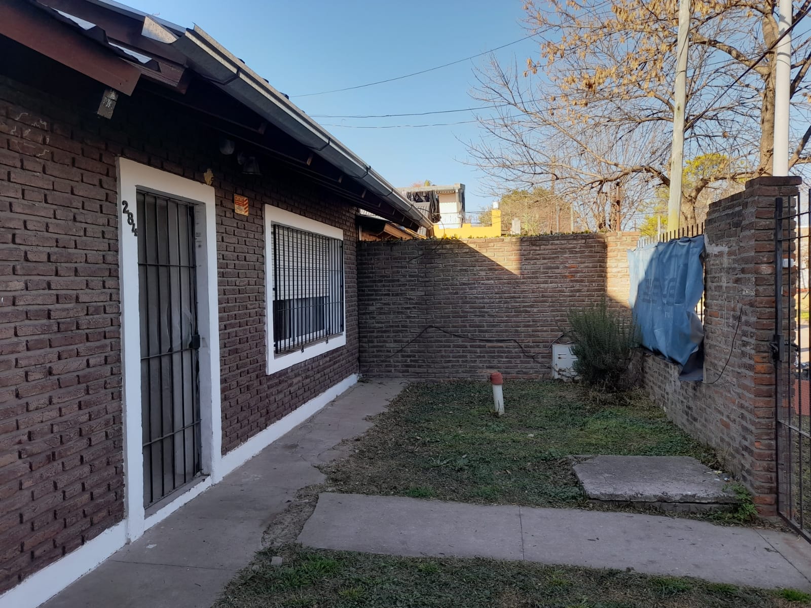 Fisherton R. Casa con amplio jardín.